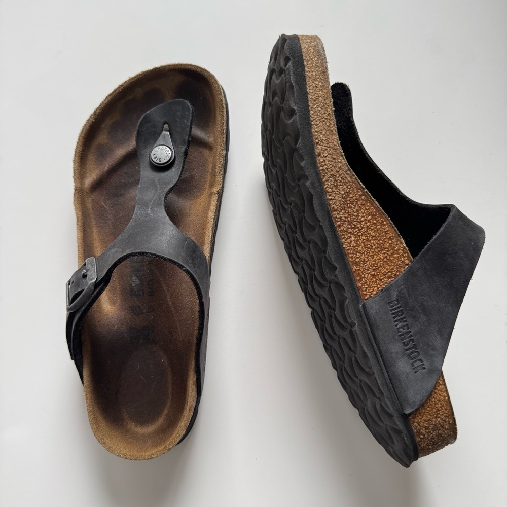 Birkenstock Gizeh Sandal in dark brown. Size: 37 - Picture 4 of 13